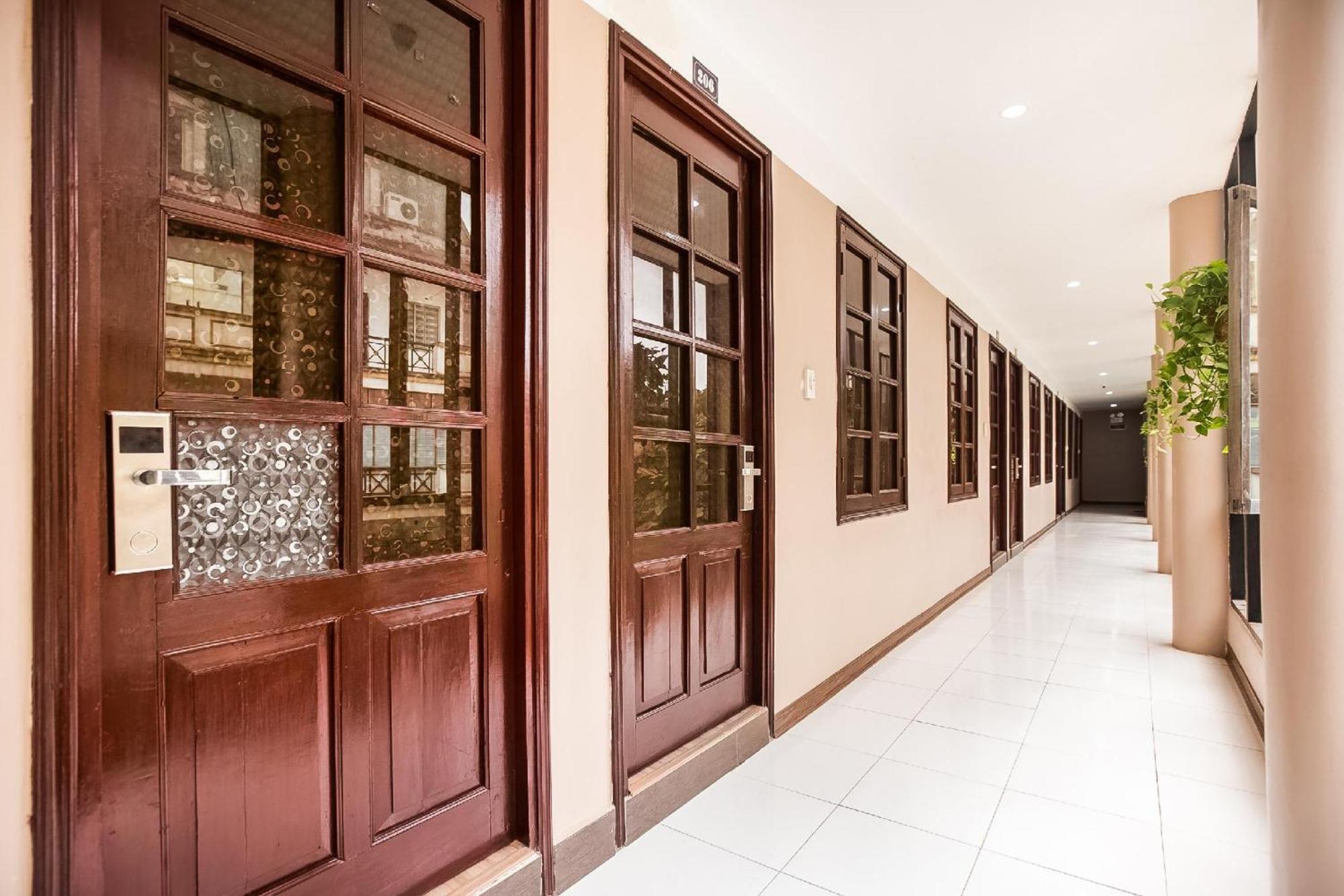 Khach San Giao Thong Hotel Hanoi Exterior photo